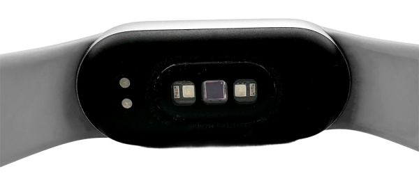 Sensor de frecuencia cardíaca del smartwatch Xiaomi Smart Band 9, diseño moderno y tecnología avanzada