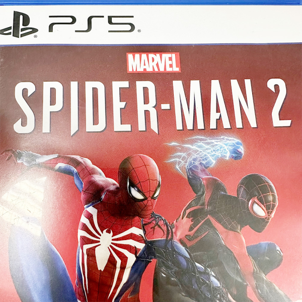 Portada del videojuego Marvel Spider-Man 2 para PlayStation 5 con los dos héroes en acción.